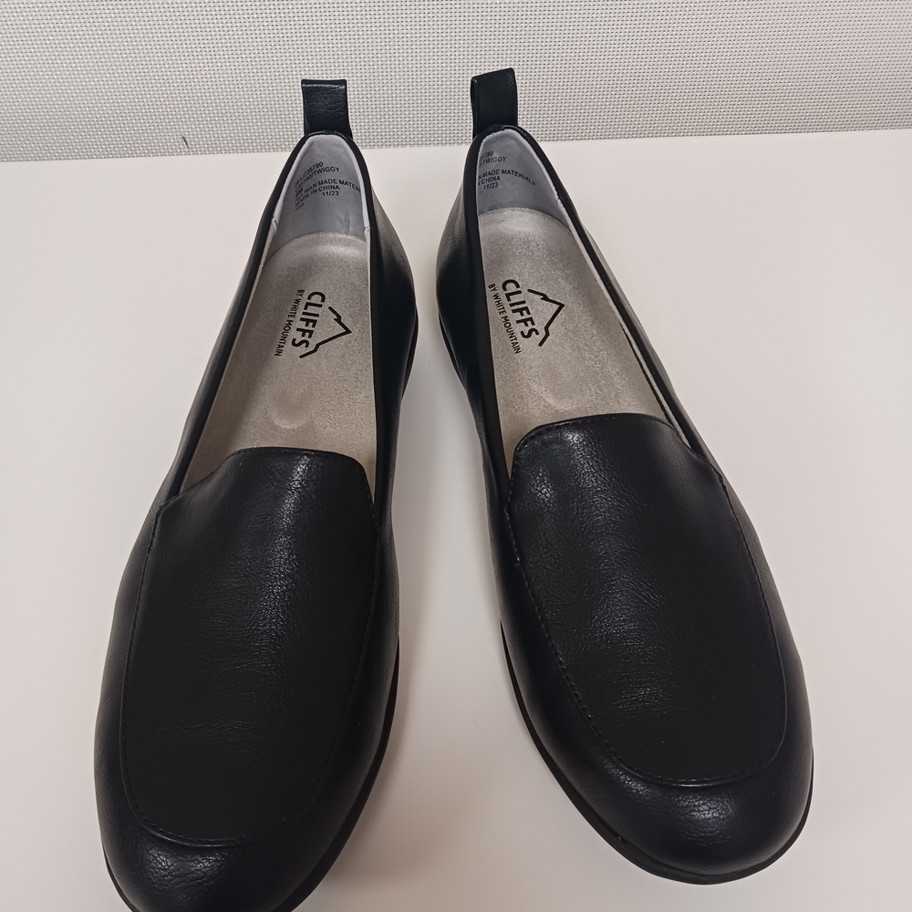Cliffs by White Mountain Black Loafers